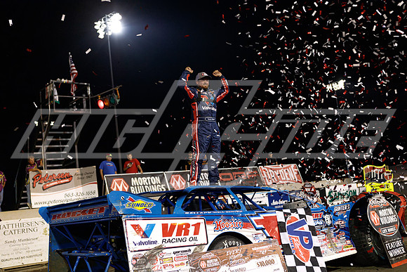 08_27_21_WoOLateModels_Davenport-17